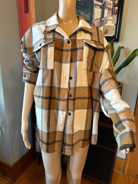 NWT Super Soft Plaid Utility Shacket Jacket in Camel & Cream